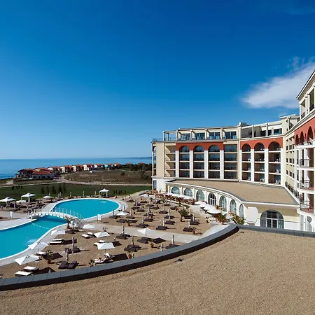 Lighthouse Golf & 5*