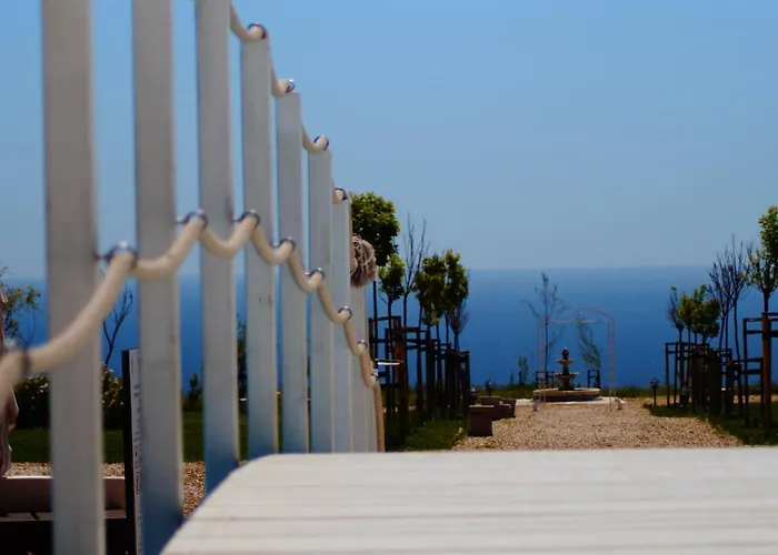 Lighthouse Golf & Отель