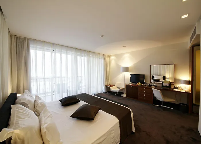 Отель Lighthouse Golf & 5*