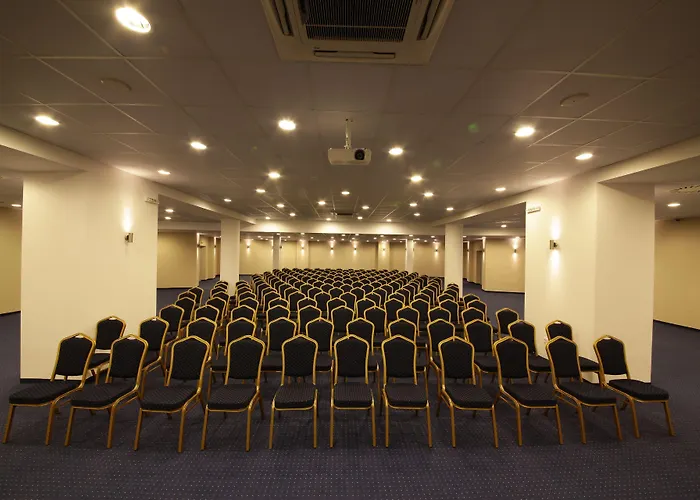 Lighthouse Golf & Отель