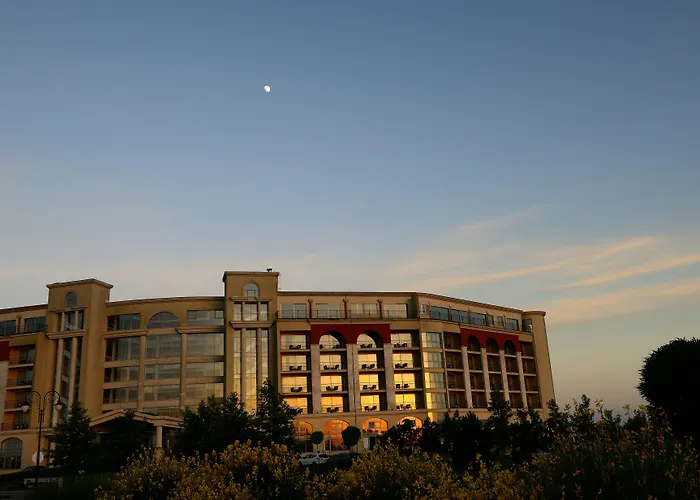 Lighthouse Golf & Отель Балчик