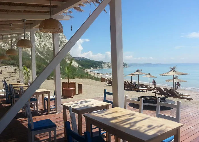 Lighthouse Golf & Отель